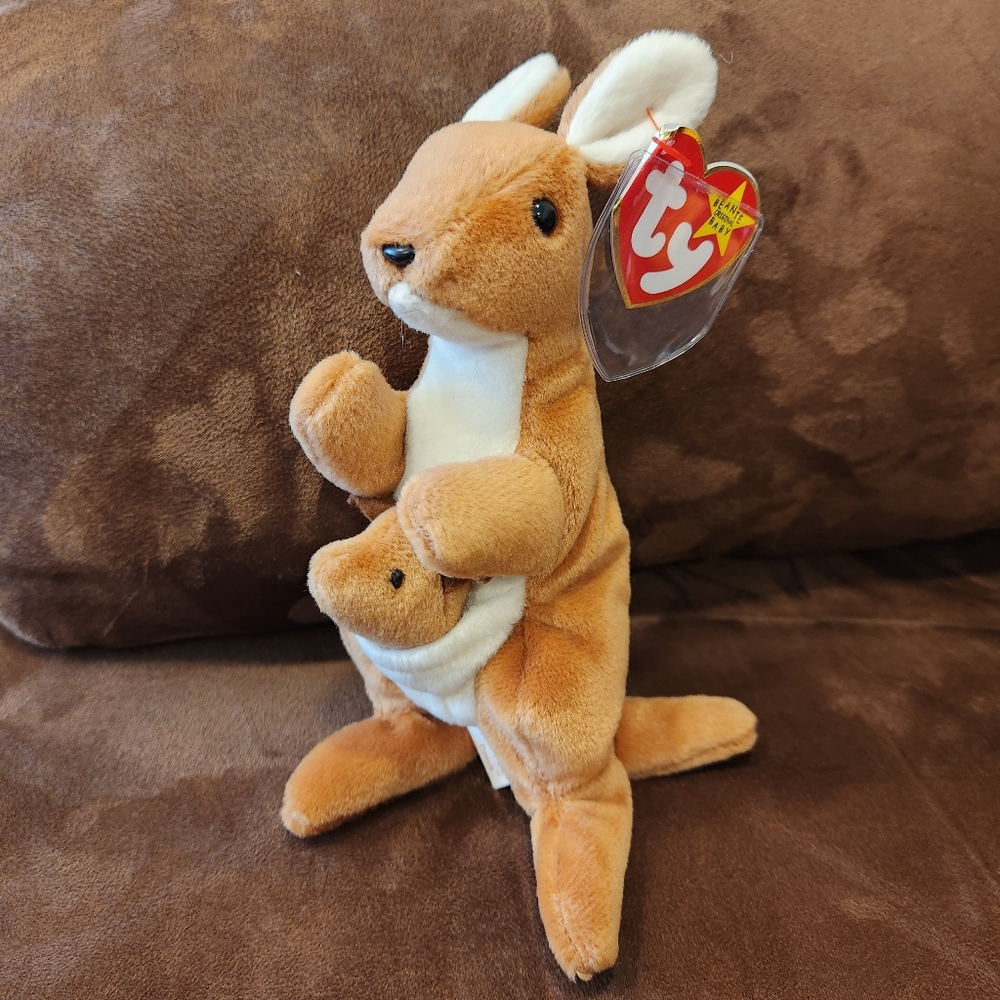 "POUCH"  THE KANGAROO AND BABY TY BEANIE BABY BIRTHDAY: NOVEMBER 6, 1996